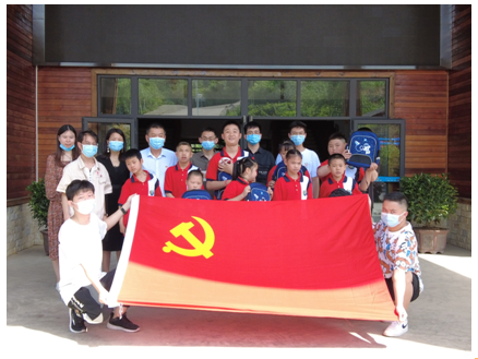 情暖童心，共筑未來(lái)